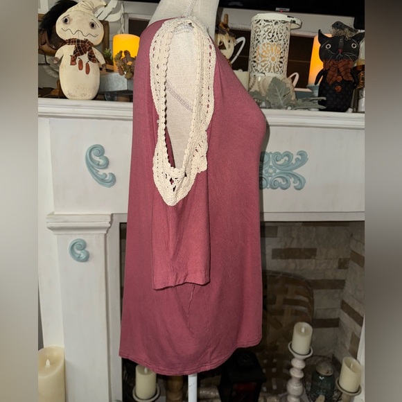 Wishful Park crocheted lace cold shoulder top EUC size L - Picture 3 of 7